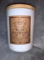 Foto do aviso oficial: DW Candles with Wood Wicks Vela — risco: Asfixia & Químico