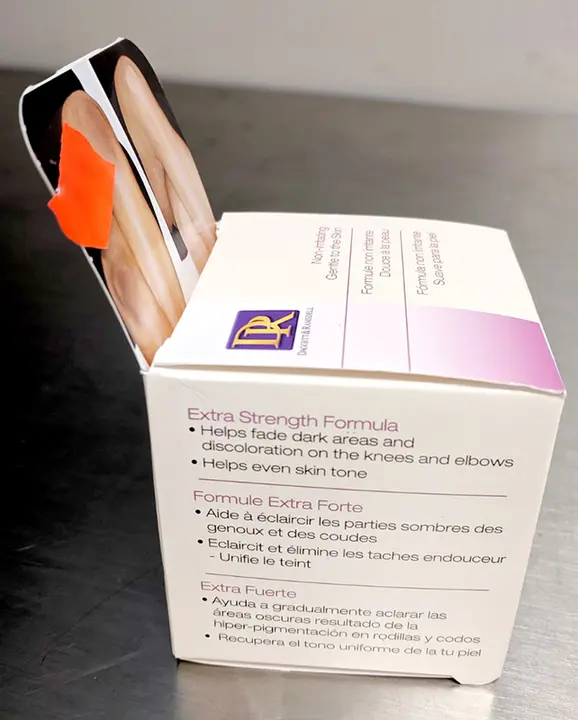 Foto aus der offiziellen Meldung: Daggett &amp; Ramsdell Knee &amp; elbow lightening cream Hautaufhellungsprodukt — Risiko: Chemikalie
