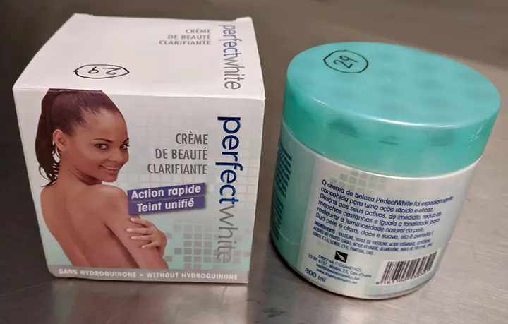 Foto aus der offiziellen Meldung: PERFECT WHITE Lightening beauty cream Hautaufhellungsprodukt — Risiko: Chemikalie