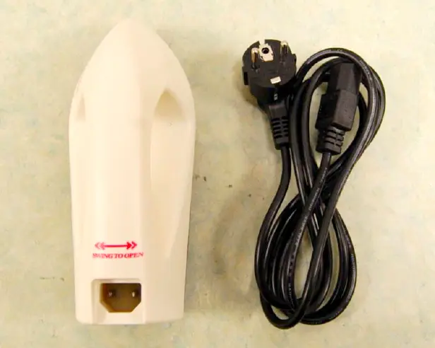 Photo from the official notice: Steam Magic Handy Steamer — electric shock risk