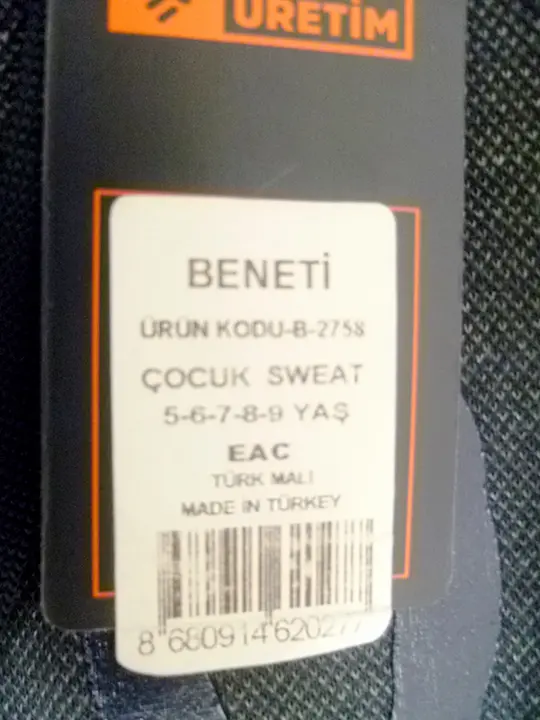 Foto aus der offiziellen Meldung: BENETI Kinder-Sweatshirt — Risiko: Strangulierung