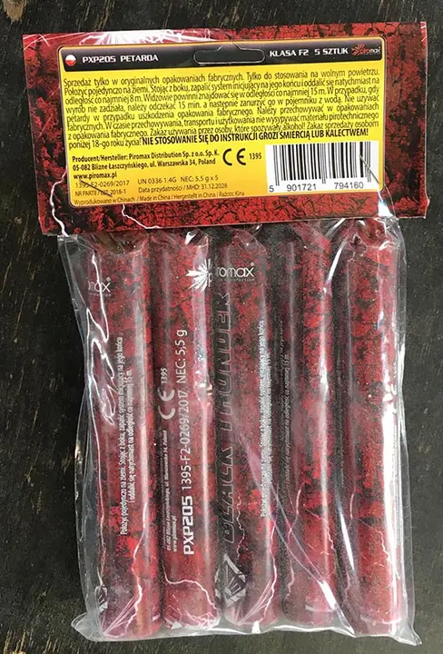 Photo de l’avis officiel: Piromax Black Thunder Feux d’artifice — risque: Lésions auditives