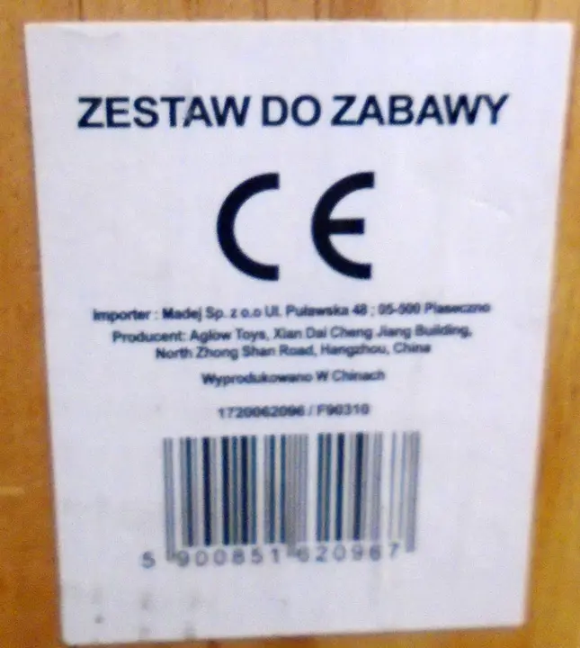 Foto aus der offiziellen Meldung: Zestaw do zabawy Holzspielzeug — Risiko: Ersticken