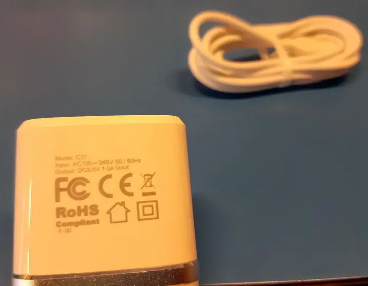 Foto aus der offiziellen Meldung: hoco. Smart USB Charger USB-Ladegerät — Risiko: Elektrischer Schlag (A12/00106/20)