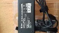 Foto uit de officiële melding: Yenkee Universal notebook AC adapter Laptop voeding — risico: Elektrische schok