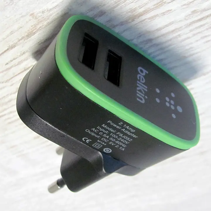 Foto do aviso oficial: Belkin 2-PORT HOME CHARGER+ Carregador USB — risco: Choque elétrico