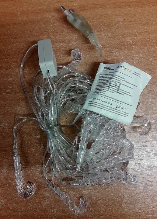 Photo de l’avis officiel: adristar Chaînes d’éclairage — risque: Choc électrique & Incendie