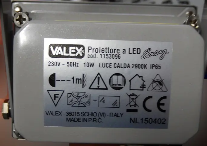 Foto aus der offiziellen Meldung: valex Proiettore LED Easy LED-Lampe — Risiko: Elektrischer Schlag & Feuer