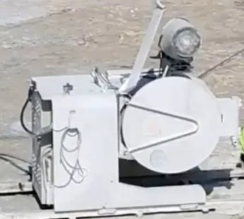Foto del aviso oficial: BENETI MACCHINA TAGLIATRICE A FILO DIAMANTATO MÁQUINA DE SIERRA DE ALAMBRE DE DIAMANTE — riesgo: Lesiones