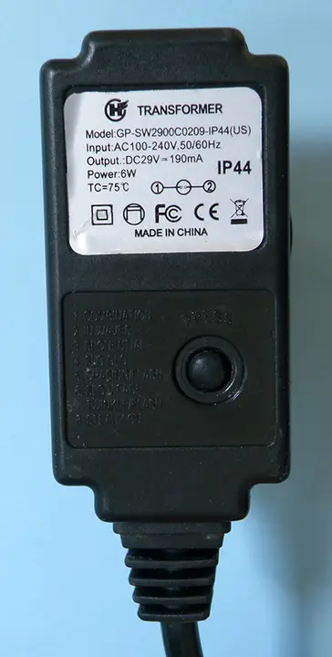 Photo from the official notice: DRF LUCI DI NATALE 100 LED 10M lighting chain — burns & electric shock risk (A12/00185/20)