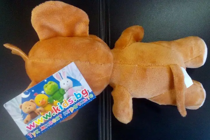 Foto do aviso oficial: www.kids.bg Soft-filled mouse Brinquedo macio-cheio — risco: Engasgamento