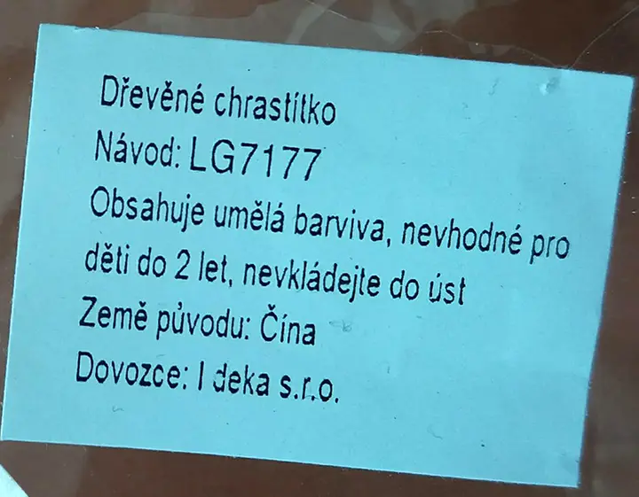 Foto aus der offiziellen Meldung: Chrastítko dřevěné Rasselspielzeug — Risiko: Ersticken