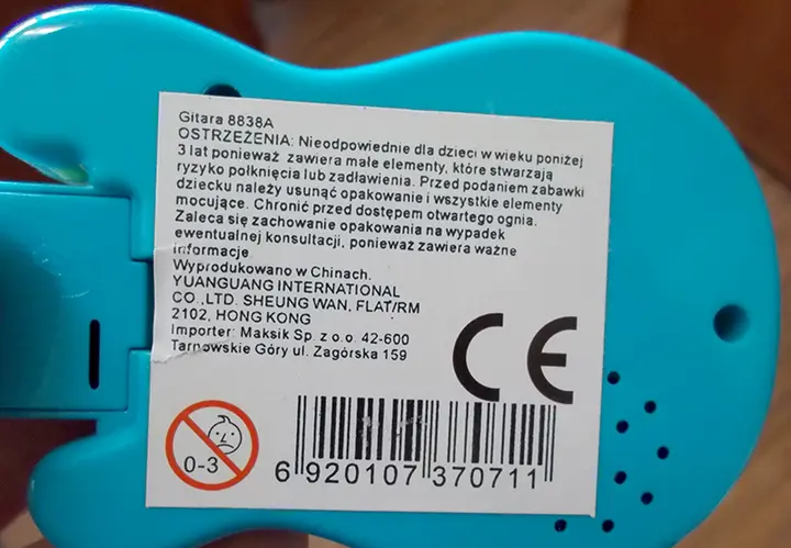 Photo de l’avis officiel: Gitara Jouet en plastique — risque: Risque chimique & Étouffement