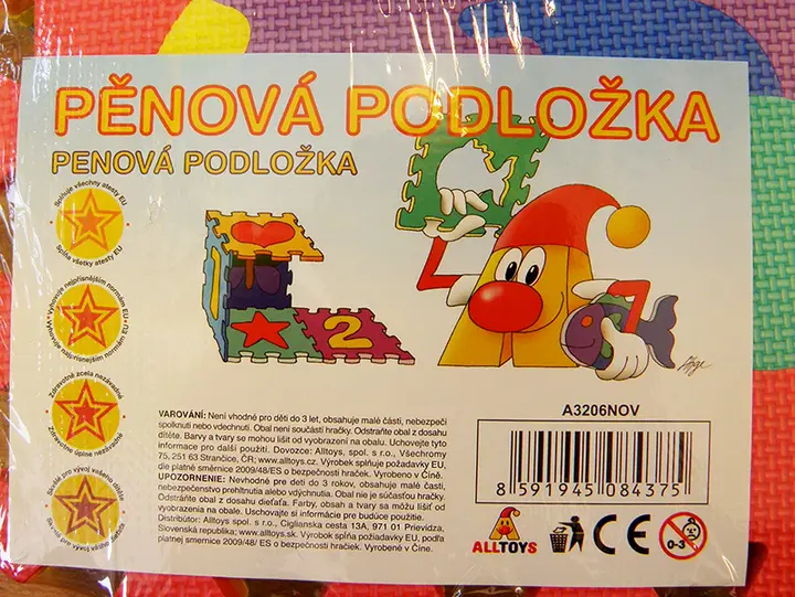 Foto aus der offiziellen Meldung: ALLTOYS PENOVA PODLOZKA Puzzle Spielmatte — Risiko: Ersticken