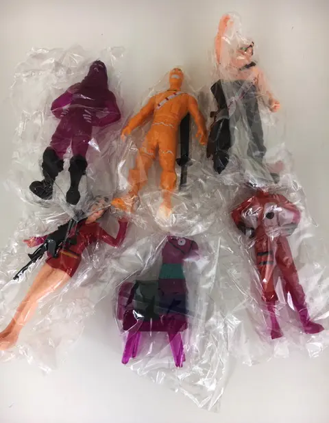 Photo de l’avis officiel: Fortnite (counterfeit) Figurines en plastique — risque: Risque chimique & Environnement