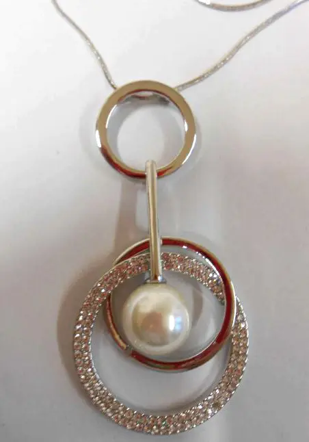 Photo de l’avis officiel: Fashion Jewelery Collier — risque: Risque chimique (A12/00461/20)