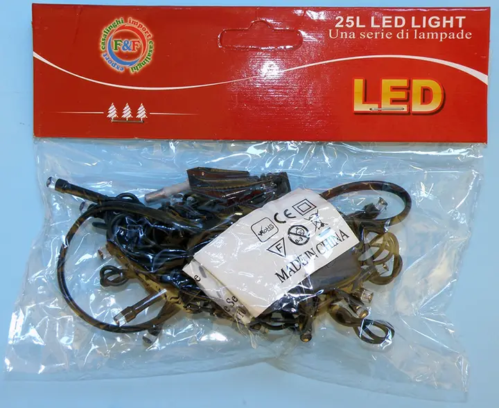 Photo de l’avis officiel: F&amp;F 25L LED LIGHT Chaînes d’éclairage — risque: Brûlures & Choc électrique