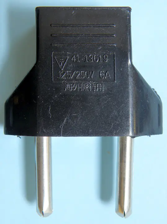 Foto aus der offiziellen Meldung: ADAPTER Reiseadapter — Risiko: Elektrischer Schlag
