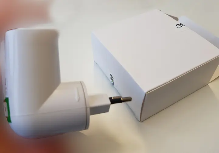 Photo from the official notice: MENGS socket lamp — electric shock risk