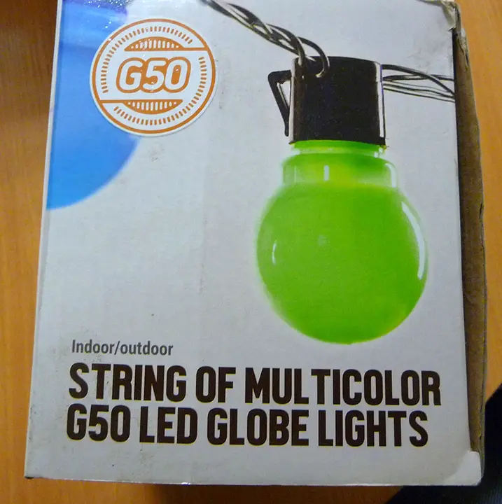 Foto del aviso oficial: String of multicolor G50 globe lights Cadena de iluminación multicolor — riesgo: Choque eléctrico