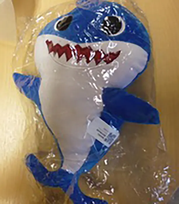 Photo de l’avis officiel: Plush Baby Shark Jouet doux — risque: Risque chimique & Étouffement