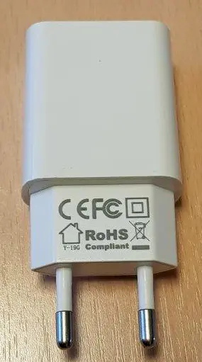Foto uit de officiële melding: BOROFONE USB travel charger. Single port charger. USB-reislader — risico: Elektrische schok & Brand