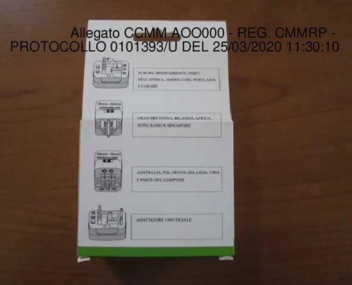 Foto aus der offiziellen Meldung: Tutto in 1 Adattatore Universale Universaladapter — Risiko: Elektrischer Schlag