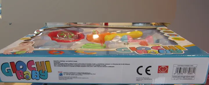 Foto aus der offiziellen Meldung: Giochi baby Satz von Rassel Spielzeug — Risiko: Ersticken