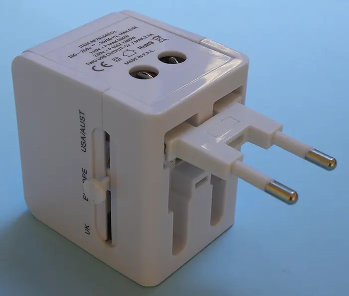 Foto aus der offiziellen Meldung: CELSOR UTAZÓ ADAPTER Reiseadapter — Risiko: Elektrischer Schlag