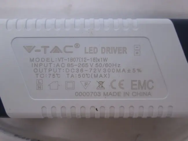 Foto do aviso oficial: V-TAC Innovative LED Lighting Luz de teto LED — risco: Choque elétrico