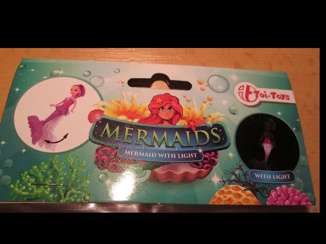 Foto uit de officiële melding: Toi-Toys Iternational MERMAIDS, MARMAID WITH LIGHT Plastic pop — risico: Chemische risico's