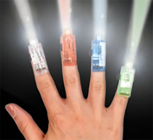 Photo de l’avis officiel: Baker Ross Finger Lights Doigt scintille jouet — risque: Risque chimique