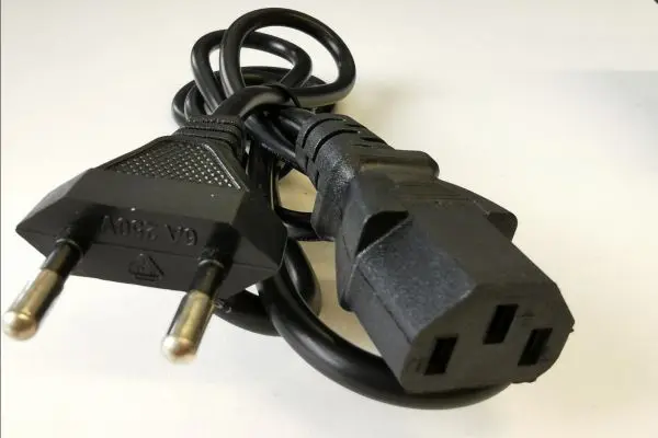 Foto dell’avviso ufficiale: OPTONICA LED LED power supply Ingranaggio di controllo per modulo LED — rischio: Scossa elettrica & Incendio