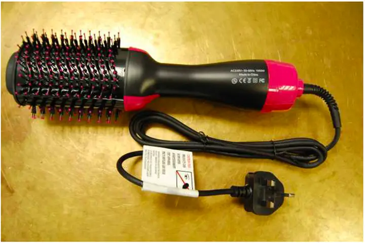 Foto dell’avviso ufficiale: One Step Hair Dryer and Styler Spazzola per capelli riscaldata — rischio: Ustioni & Incendio