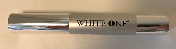 Foto do aviso oficial: WHITE 1NE Tandblekningspenna - Teeth Whitening Pen Produto de clareamento dos dentes — risco: Químico