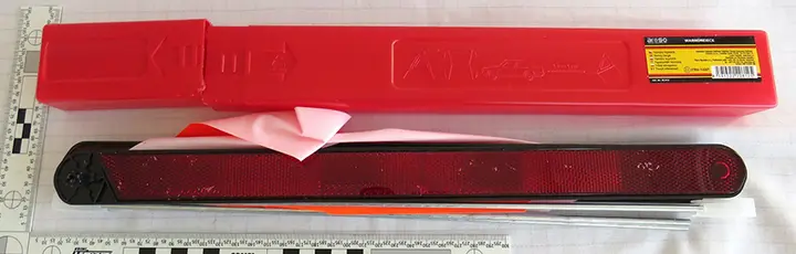 Photo from the official notice: AROSO (on the attached paper label), PLASTAR (on the packaging/on the product) warning triangle — injuries risk