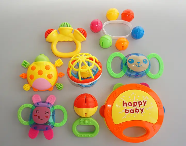 Foto do aviso oficial: HUABIAO TOYS Baby Concert Funny little toy Conjunto de chocalhos de plástico — risco: Engasgamento