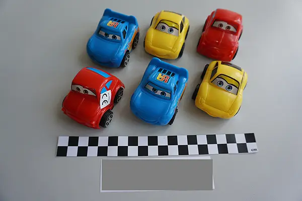 Photo from the official notice: Car Playset plastic toy — choking & cuts risk
