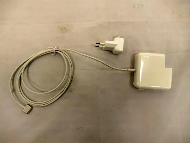 Photo de l’avis officiel: Replacement AC Adapter 60W Adaptateur de puissance — risque: Choc électrique