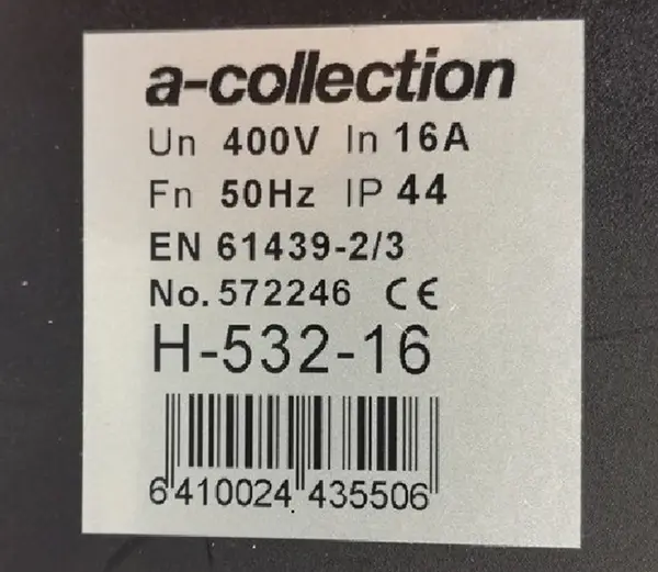 Foto aus der offiziellen Meldung: a-collection Wechselstromadapter — Risiko: Elektrischer Schlag