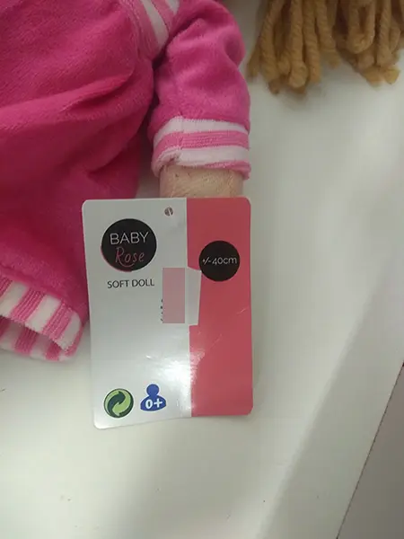 Foto aus der offiziellen Meldung: BABY Rose Textilpuppe — Risiko: Ersticken