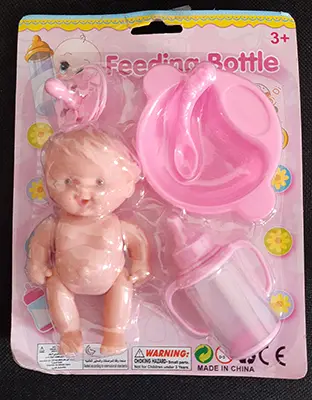 Photo de l’avis officiel: FEEDING BOTTLE Poupée avec accessoires — risque: Risque chimique