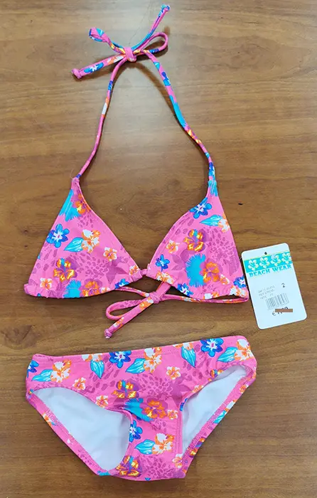 Photo de l’avis officiel: Beach Wear Beach Wear Maillot de bain pour enfants — risque: Blessures & Etranglement (A12/01716/20)