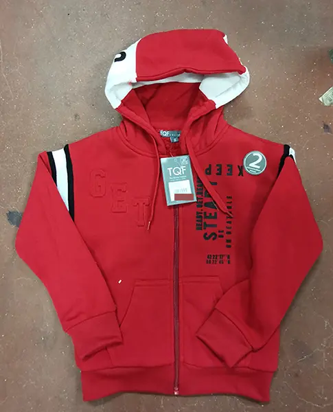 Foto aus der offiziellen Meldung: TQF Kinderpullover — Risiko: Strangulierung
