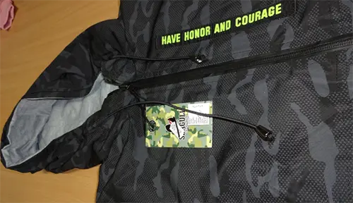 Foto aus der offiziellen Meldung: Seagull SEAGULL camouflage Kinderjacke — Risiko: Verletzungen & Strangulierung