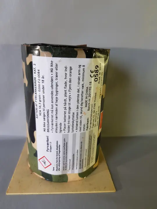 Photo from the official notice: Fyrværkerieksperten Powershot 9 firework — burns & damage to sight risk