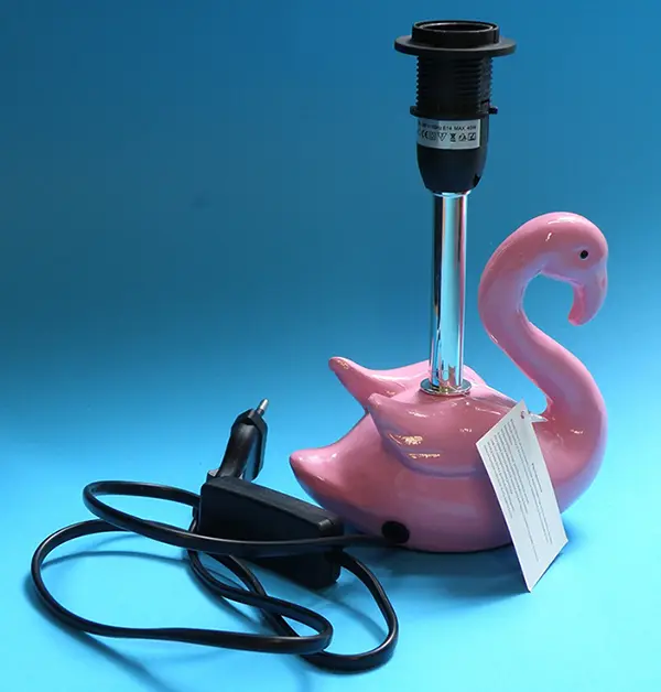 Photo de l’avis officiel: Lampe de bureau — risque: Brûlures & Coupures