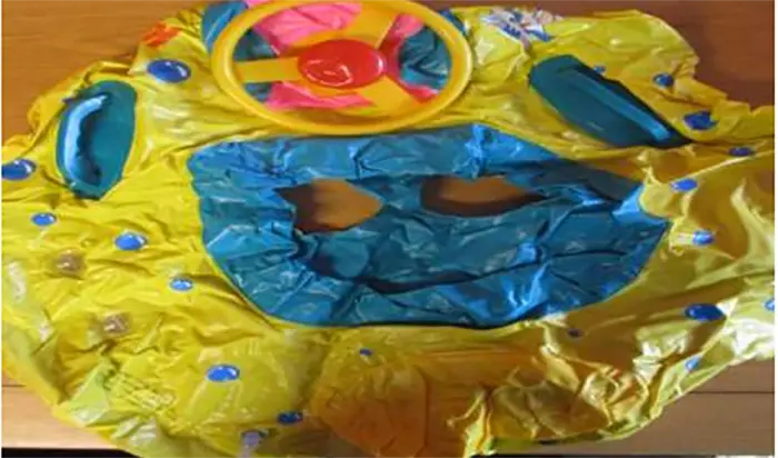 Foto aus der offiziellen Meldung: Sunshine Smile Inflatable Swimming Seat Aufblasbarer Schwimmsitz — Risiko: Ersticken