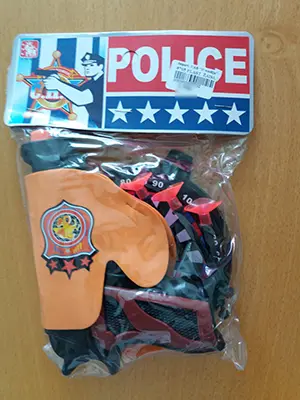Photo de l’avis officiel: POLICE Jeu d’armes à jouet — risque: Étouffement & Blessures