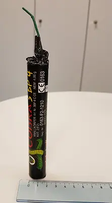 Foto dell’avviso ufficiale: Di Blasio Elio Fireworks Cobra 3BP 4 Fuochi d'artificio — rischio: Ustioni & Lesioni uditive